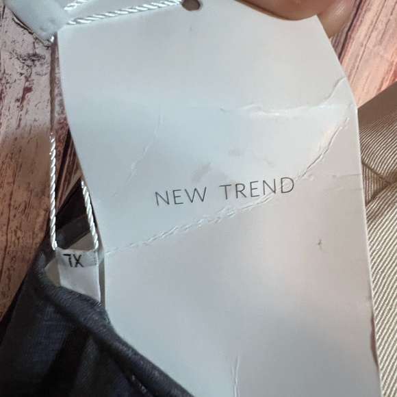 NEW TREND | THICKER "SMOOTH AS TENNESSEE WHISKEY" SLEEVELESS TOP - Picture 3 of 9